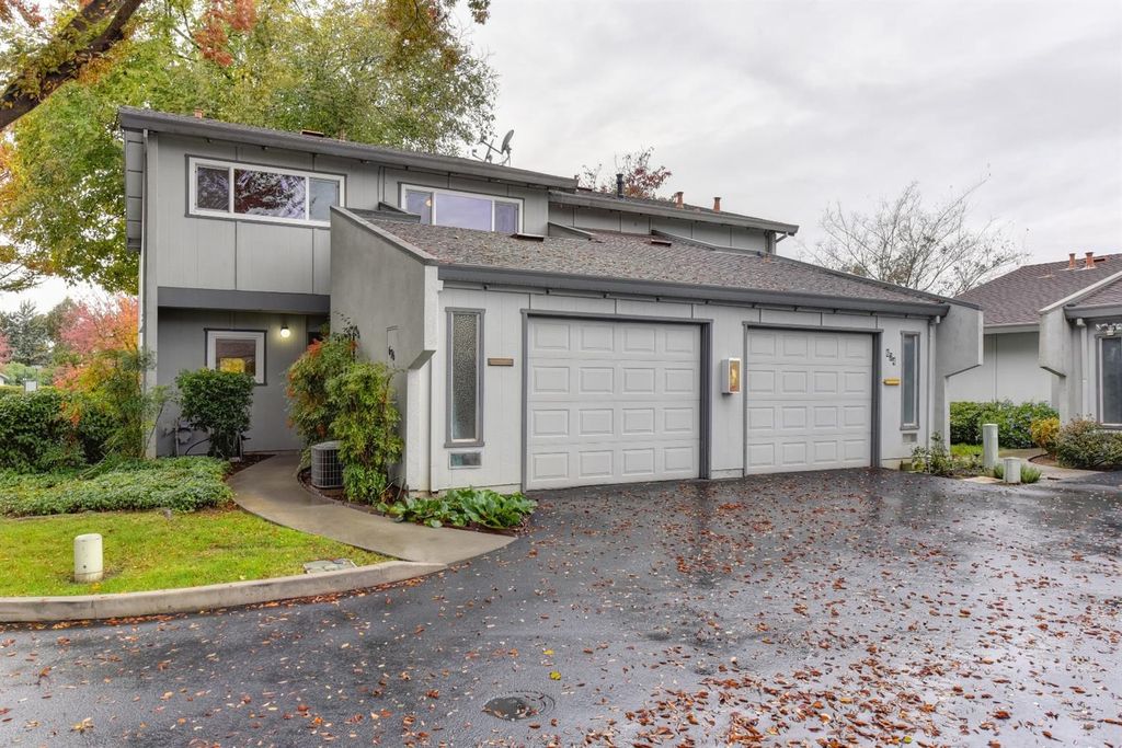 Lowenthal Sells 676 Knollwood