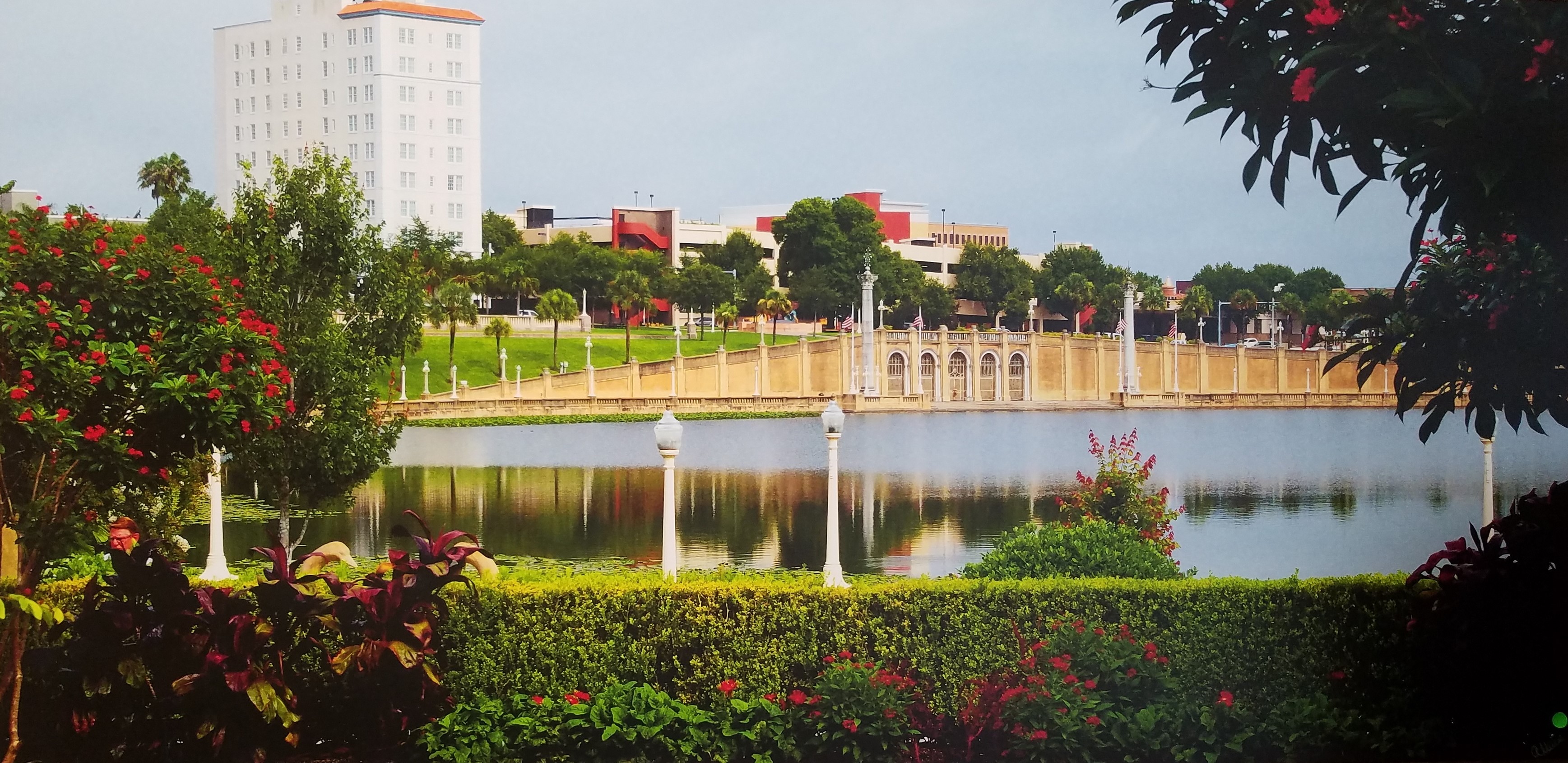 Lakeland – Large City, Small Town Feel