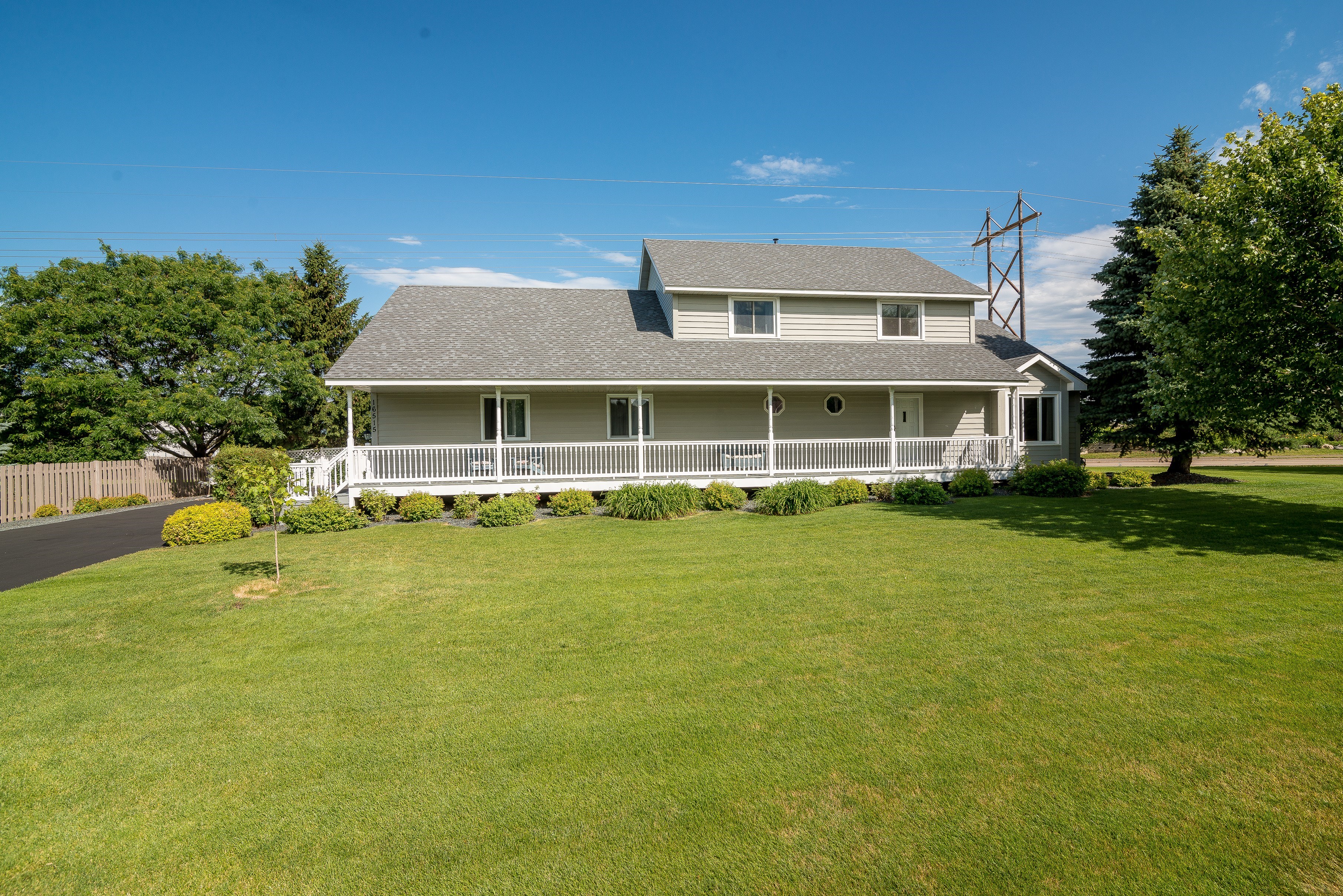 Stunning and Spacious, 9 Bedroom/5 Bath Home - Nestled on 2.5 Acres! LL Theater Room is Perfect For Entertaining!