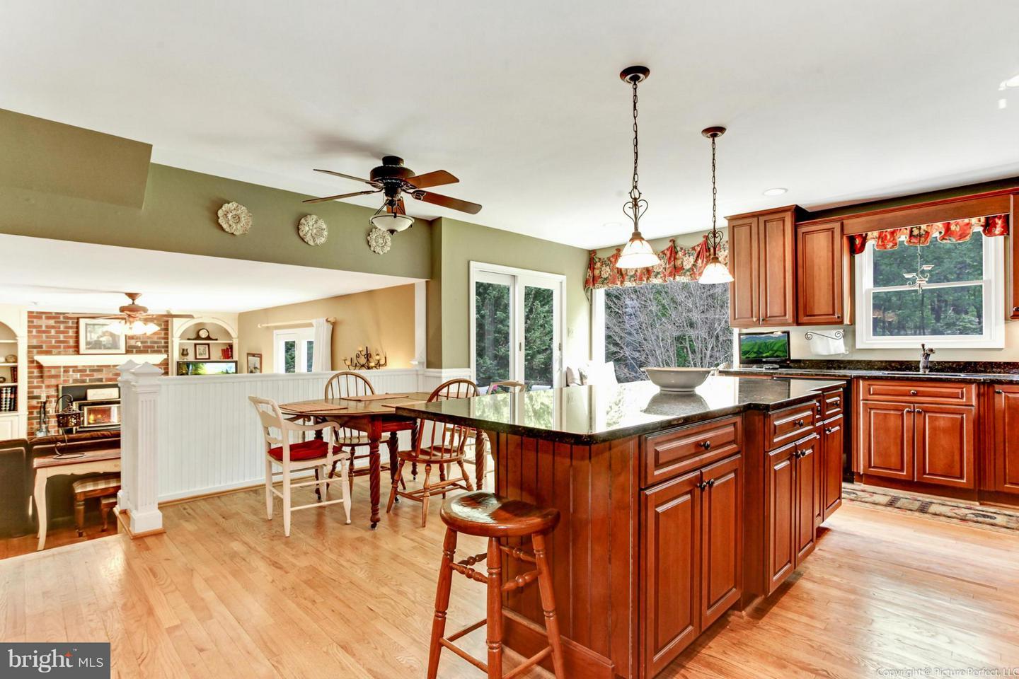 She is excellent at staging and selling a house
