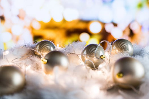 Your House is for Sale: How Should You Decorate for Christmas?