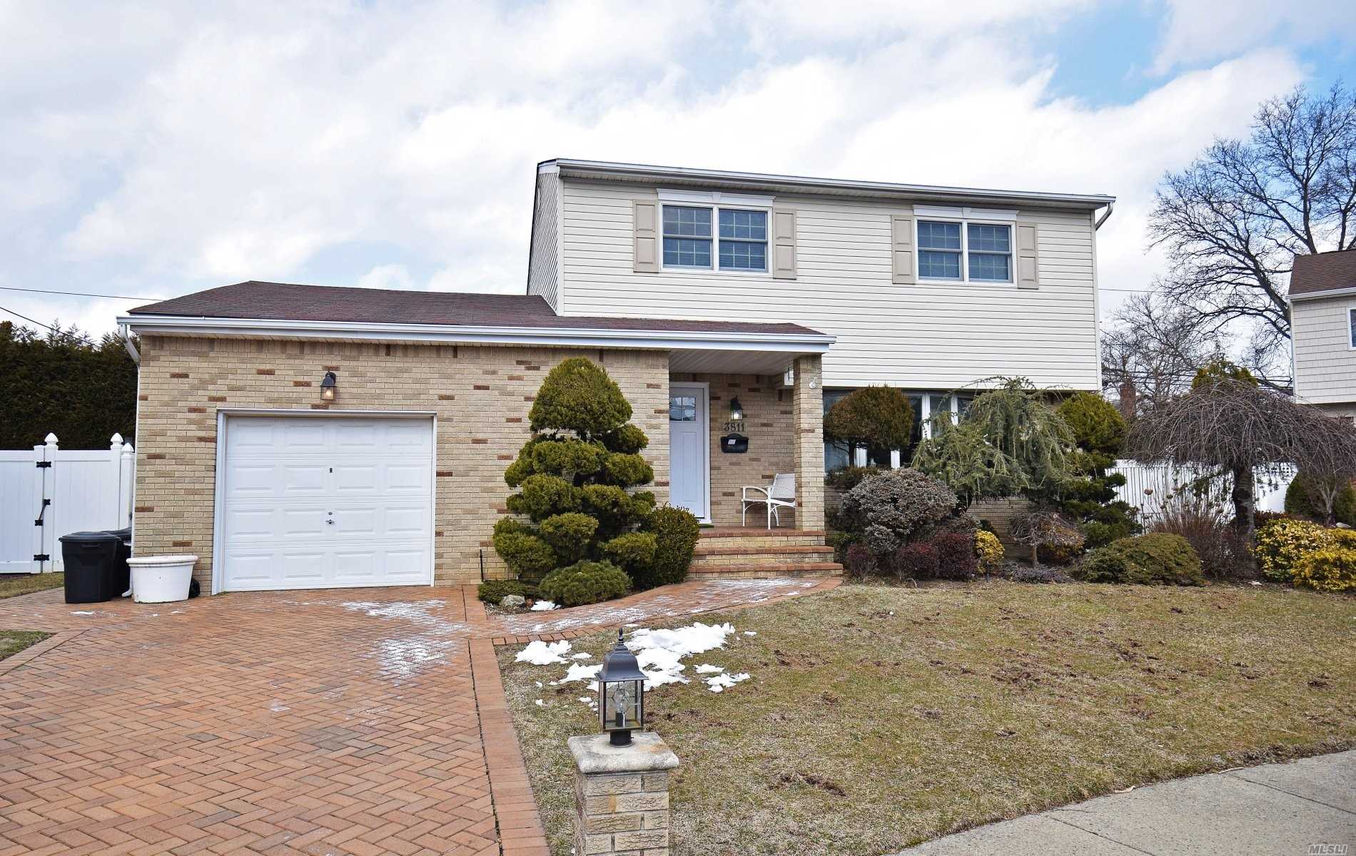 3811 Charles Ct. Seaford NY 11783