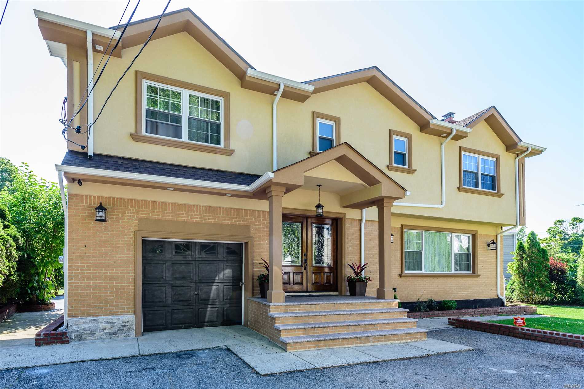 5 Dogwood Ave. Malverne NY 11565