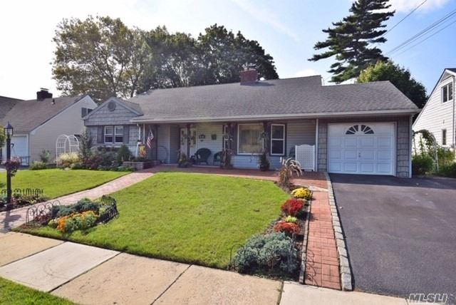 35 N King St. Malverne NY 11565