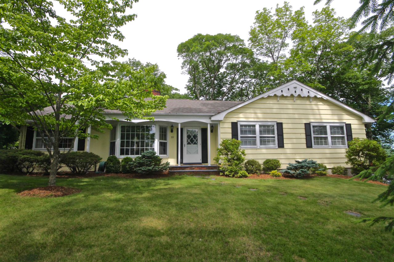 Lake Mohawk Rental Boasts Peace and Privacy for $2800