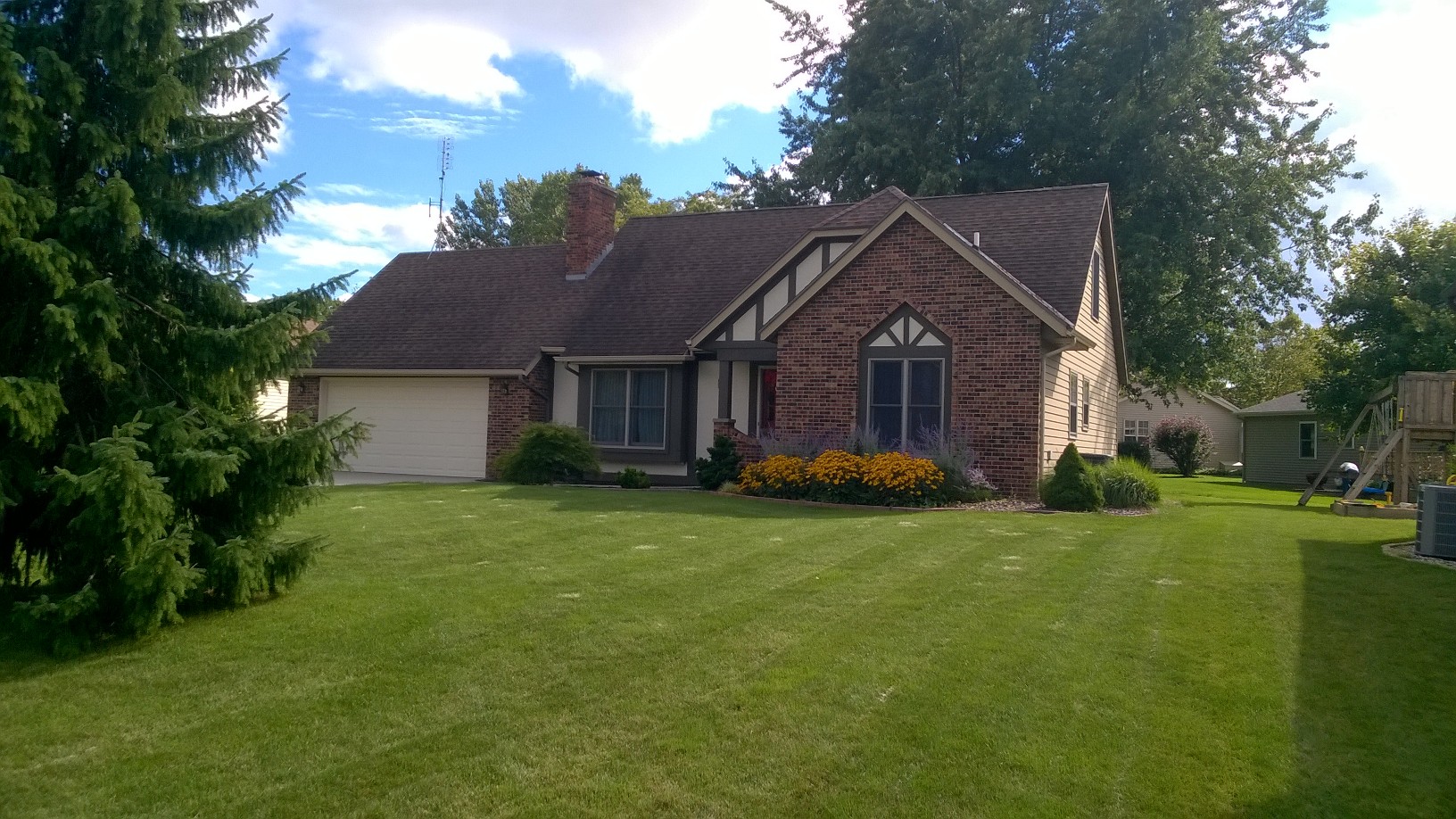 Lovely Home in Holland Heights