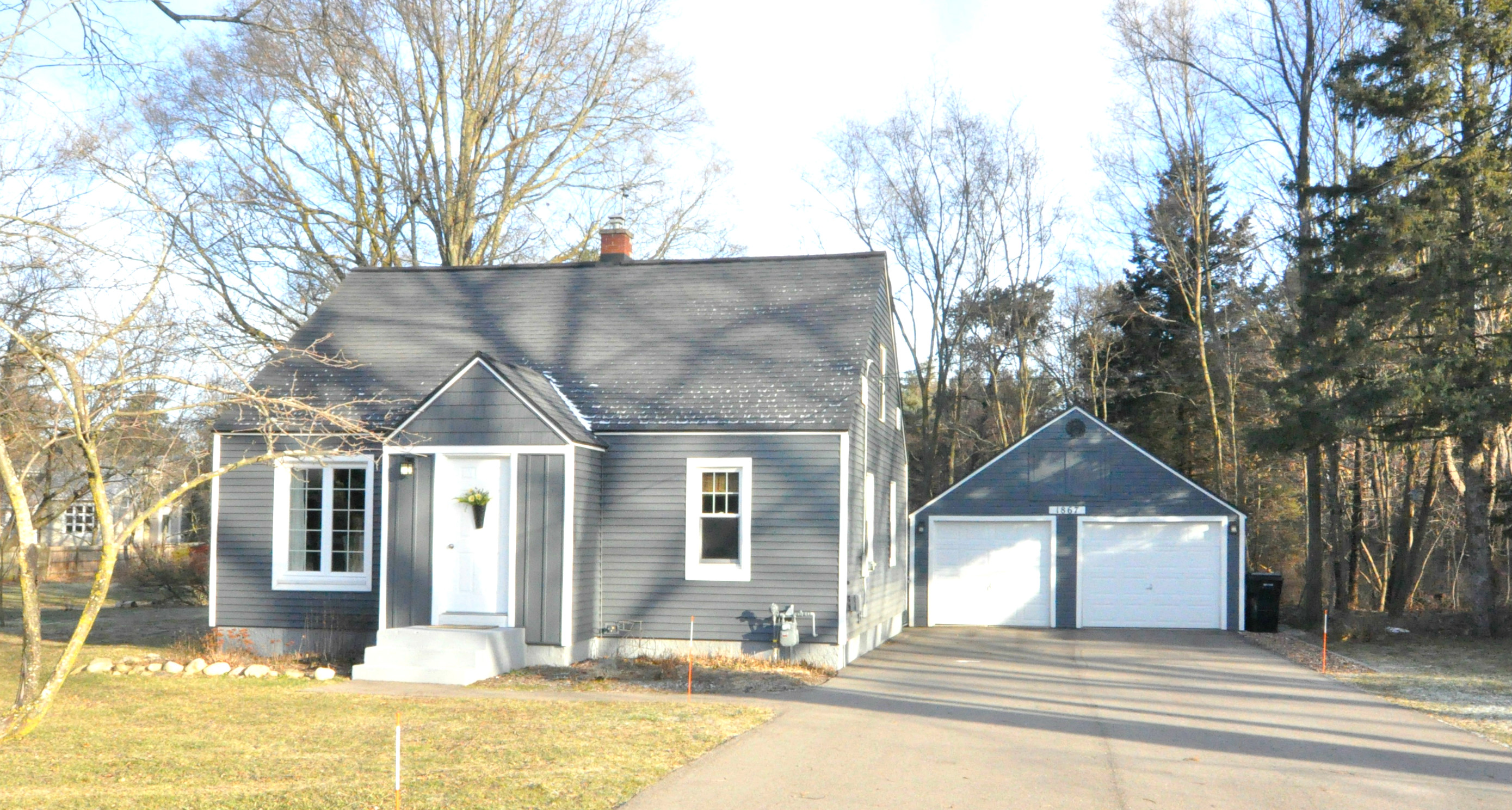 Cape Cod on Lakewood