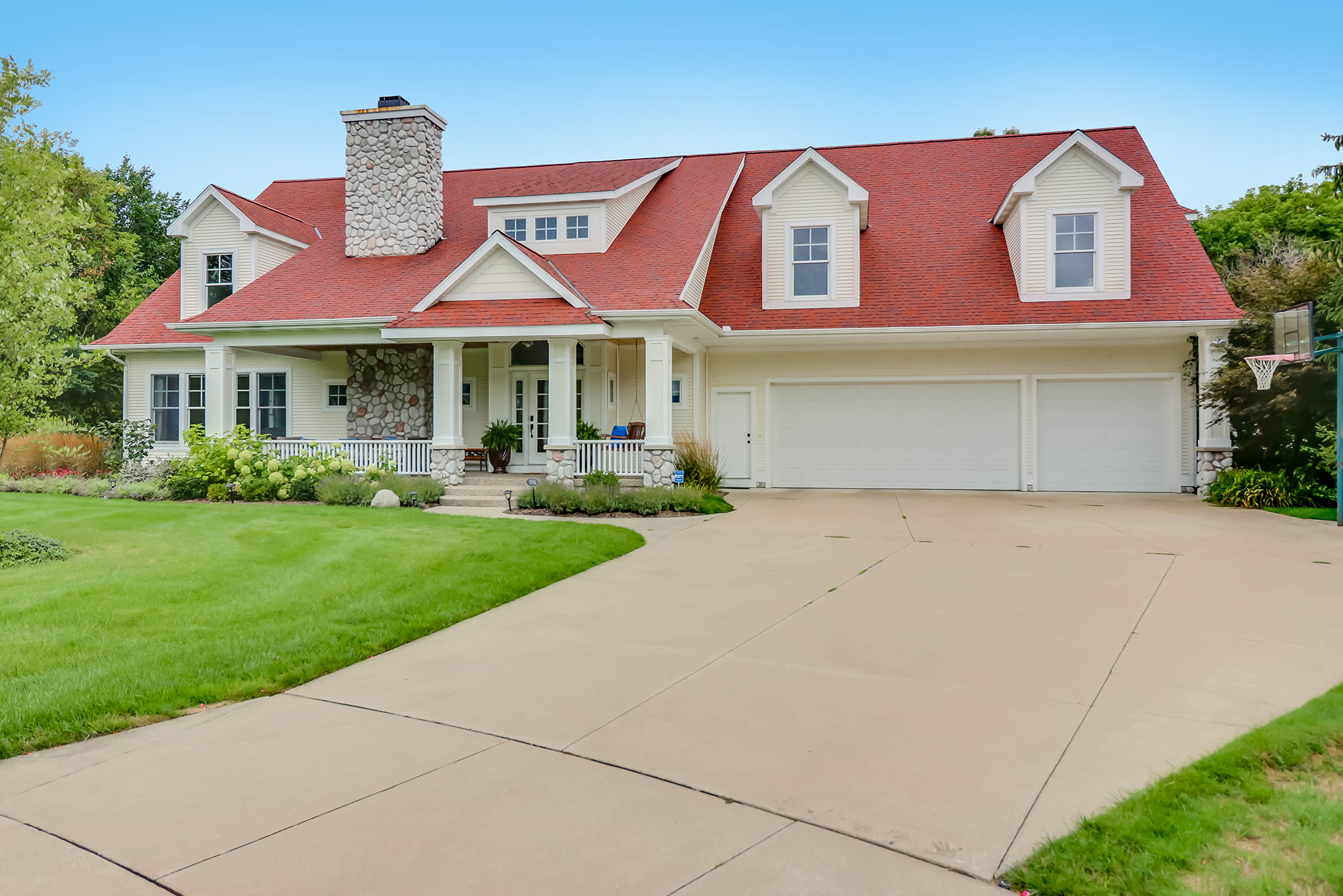 Modern Home on the South Side of Holland