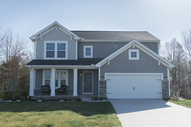 Newer Home in Trade Winds!