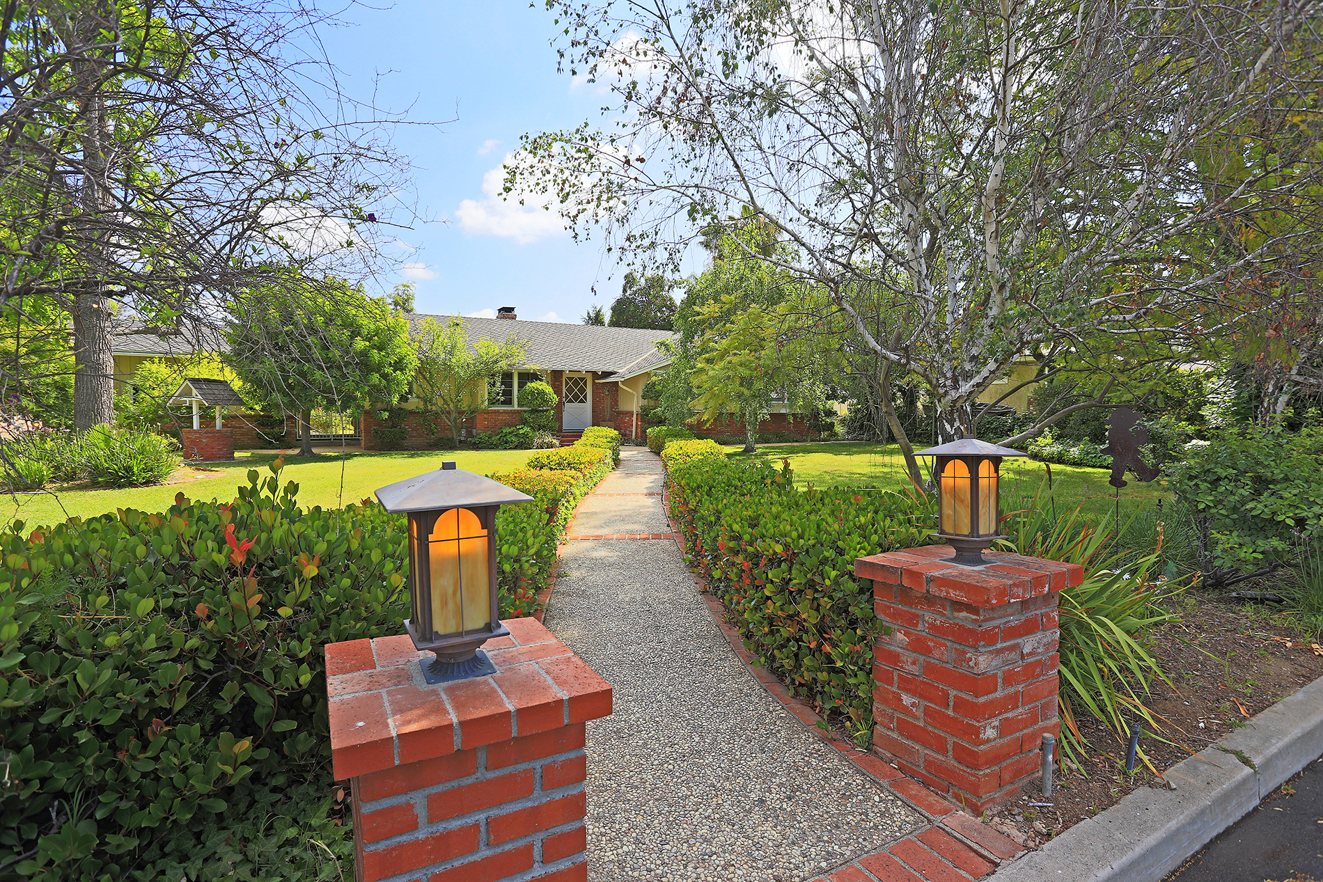 Hacienda Estate Home in Simi Valley – Just Listed $689,000