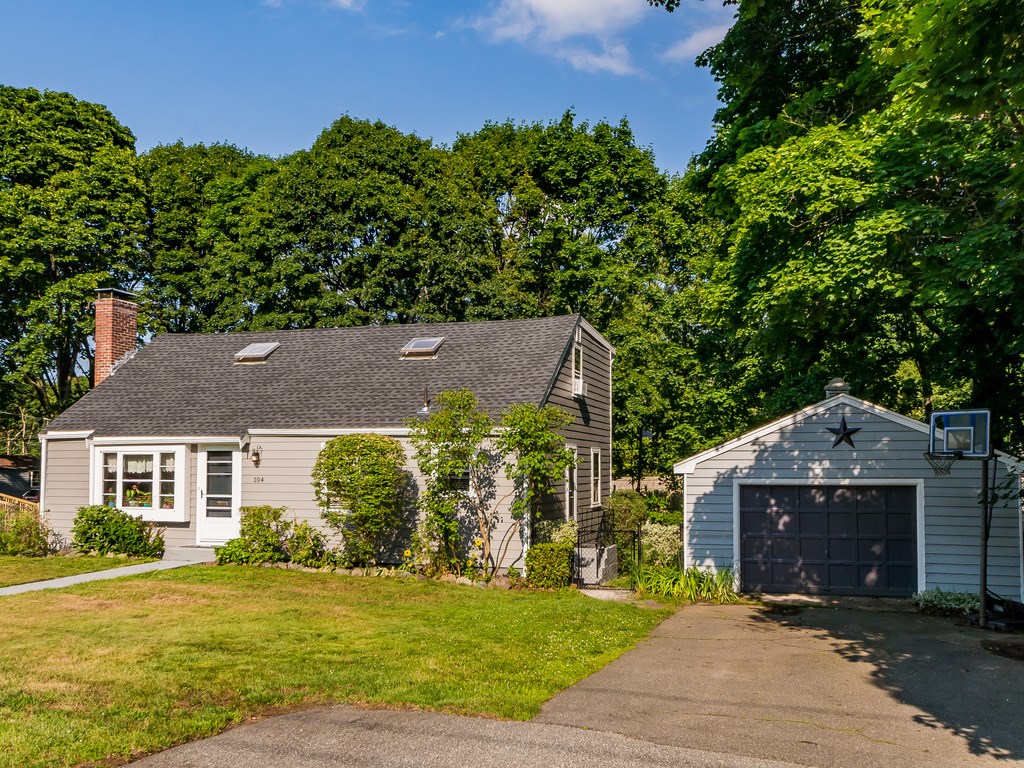 104 Myrtle Street Wakefield, MA 01880 Commonwealth Properties Real Estate Melrose, MA 02176