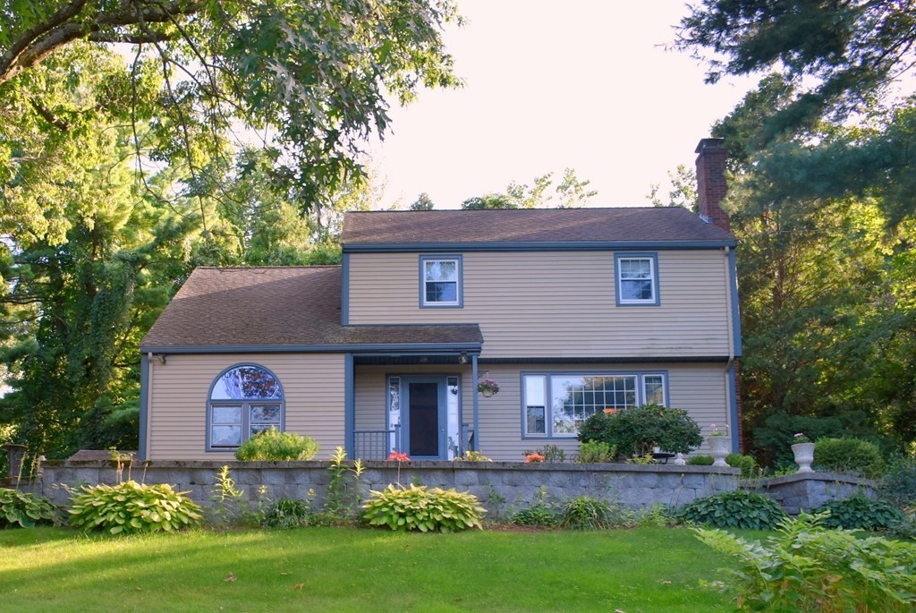 54 Davis Rd Chelmsford, MA 01824 Commonwealth Properties Real Estate Melrose, MA 02176