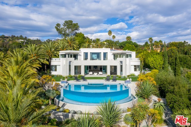 Compass Curated | Your Ultimate Guide to Luxury Real Estate
