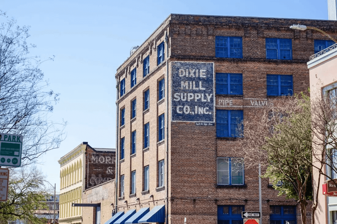 Homes and Life in the Warehouse District of New Orleans