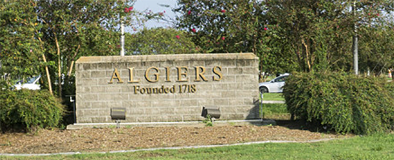 Golf Course Community Living in New Orleans - Algiers