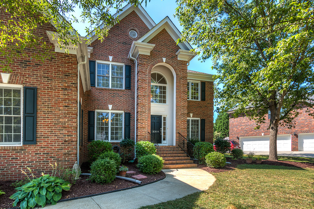 Must See Open House in Emerald Lake 