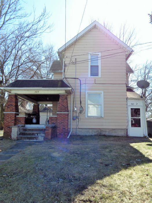 309 1/2 Pearl St., Bowling Green, OH  43402