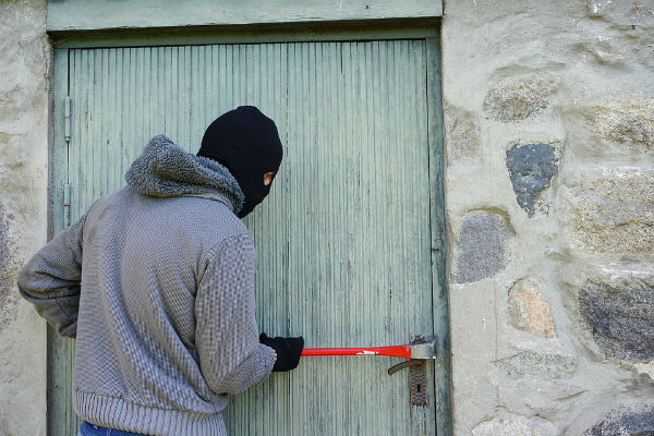 10 Security Tips for the Busy Holidays