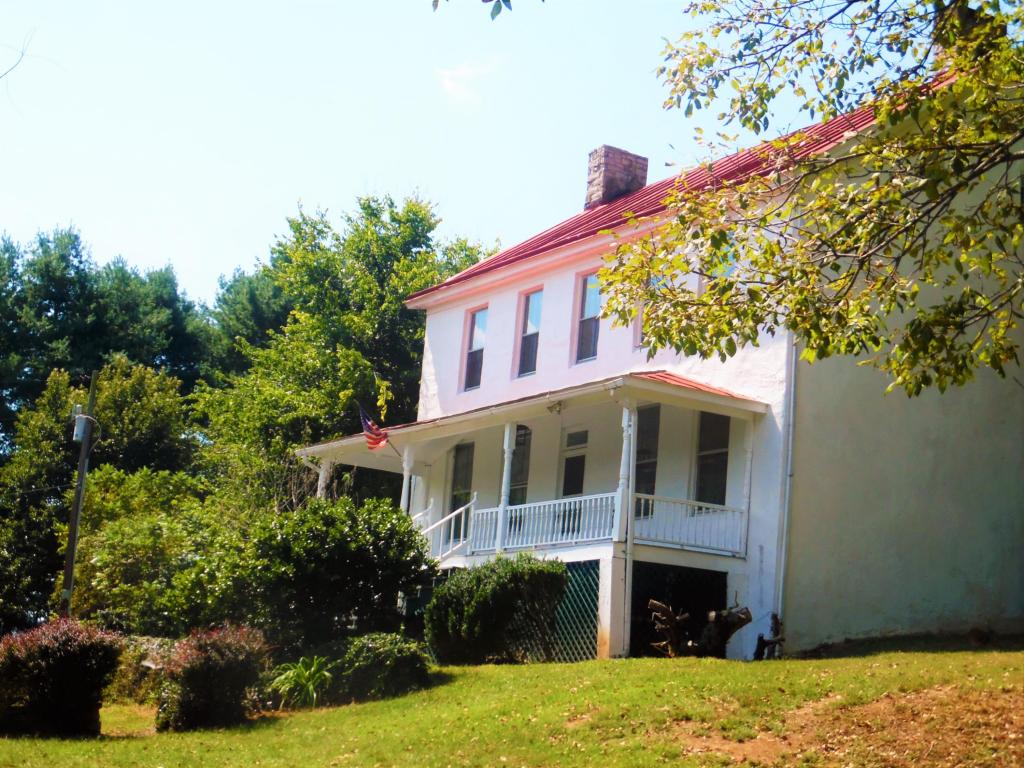 678 Blue Grass Trail, Lexington