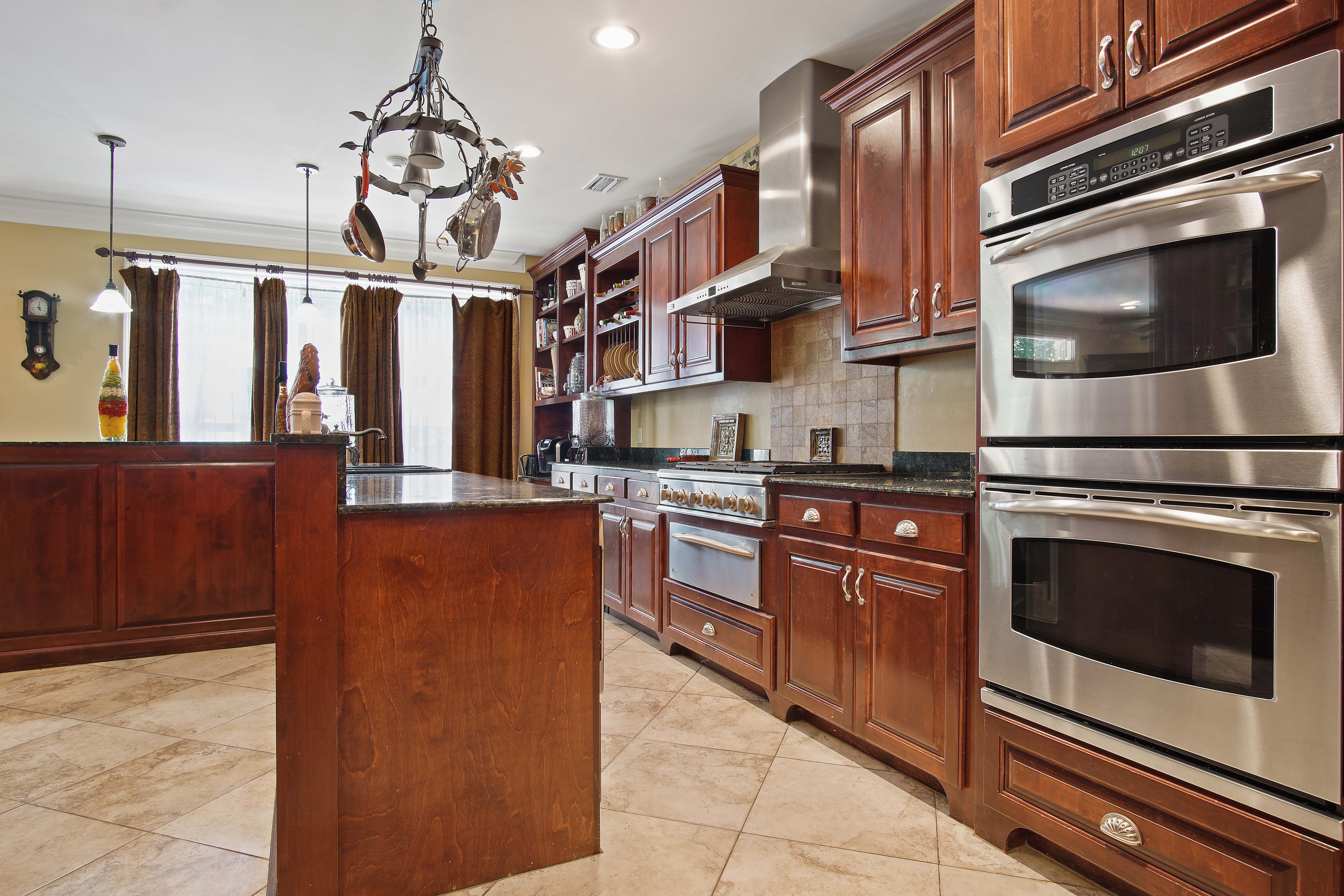 Luxury Loxley Home Kitchen