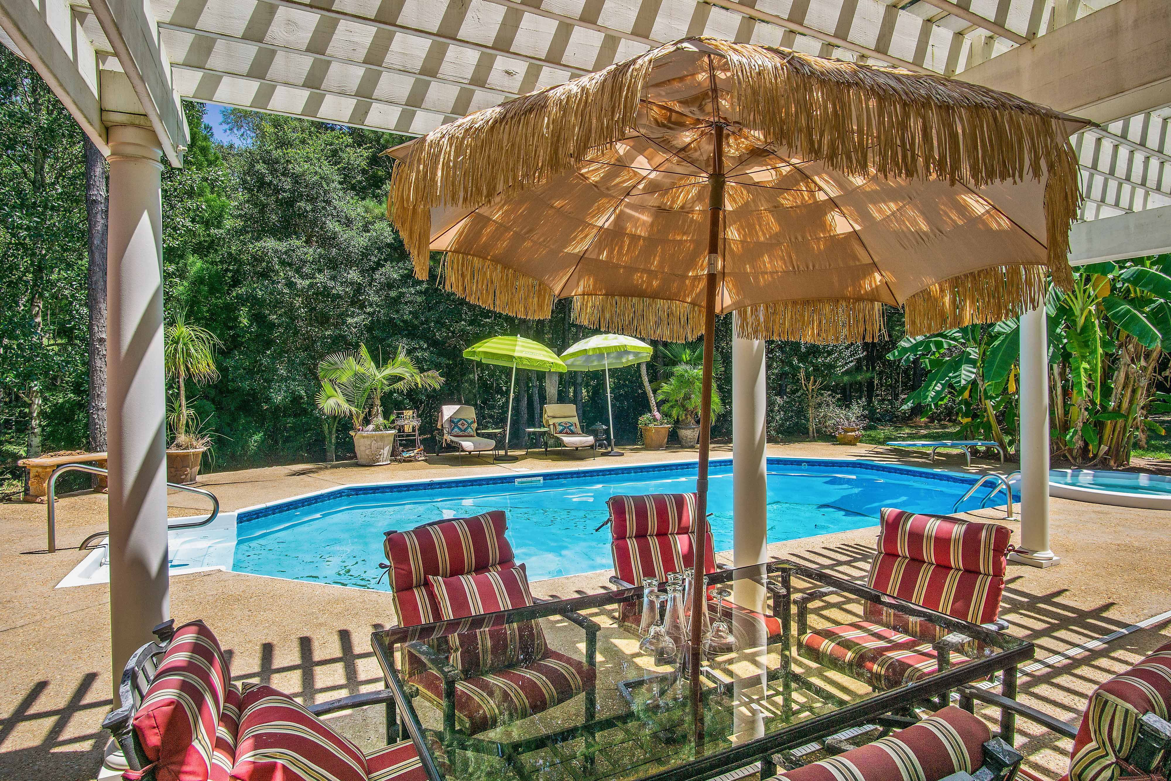 Luxury Loxley Home Pool