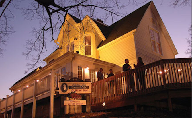 Yummy Restaurants in Bloomington: Scholars Inn Gourmet Cafe