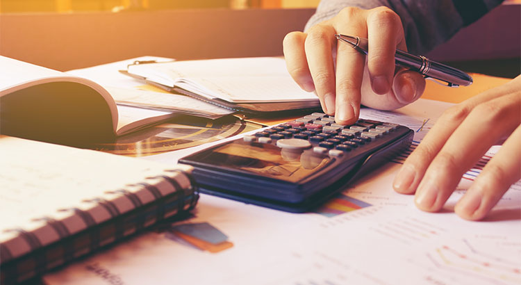 Thinking About Buying? Know Your Credit Score