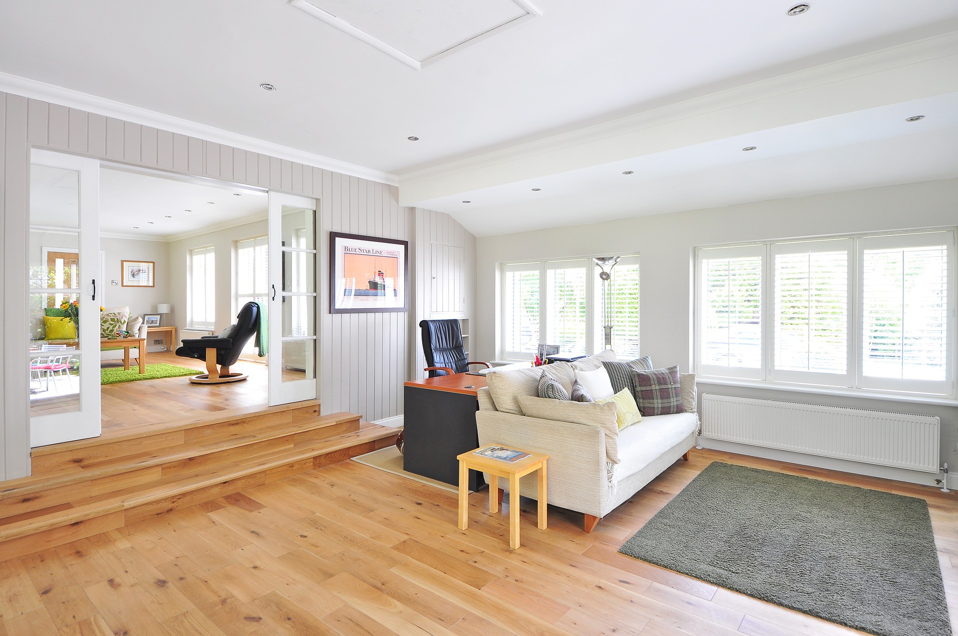 DEALING WITH SCRATCHED HARDWOOD FLOORS