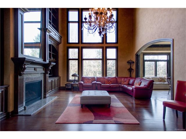 Hottest Luxury Listings in Novi