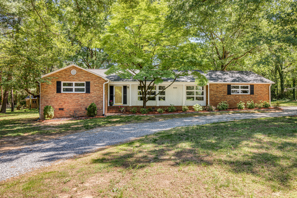 JUST LISTED 1623 Paragon Drive, Winston-Salem