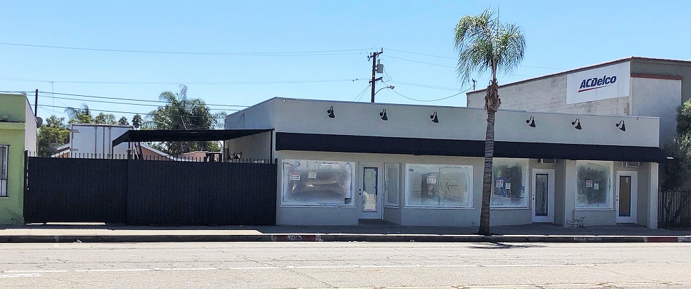 YOUR BUSINESS HERE!  THE Perfect Owner/User Storefront Opportunity…10 Min From Downtown!