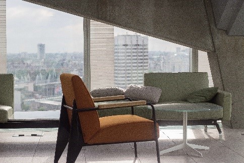 IS IT TIME FOR YOU TO DOWNSIZE WITH DISTINCTION?