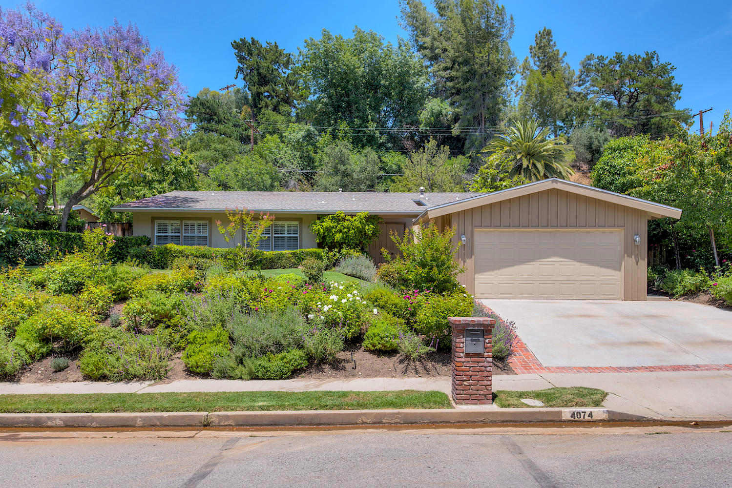 4074 Hayvenhurst Drive | Encino