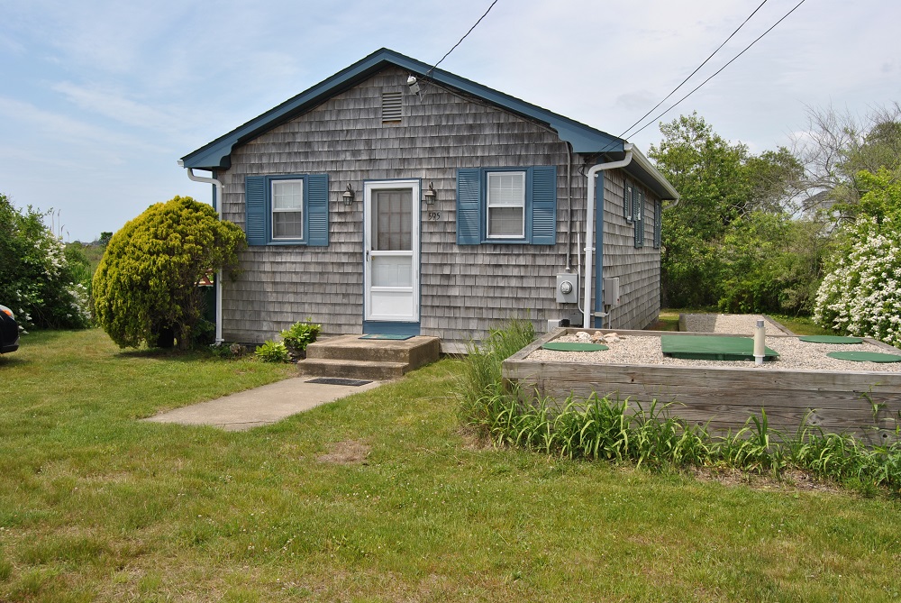 EAST MATUNUCK VACATION RENTAL