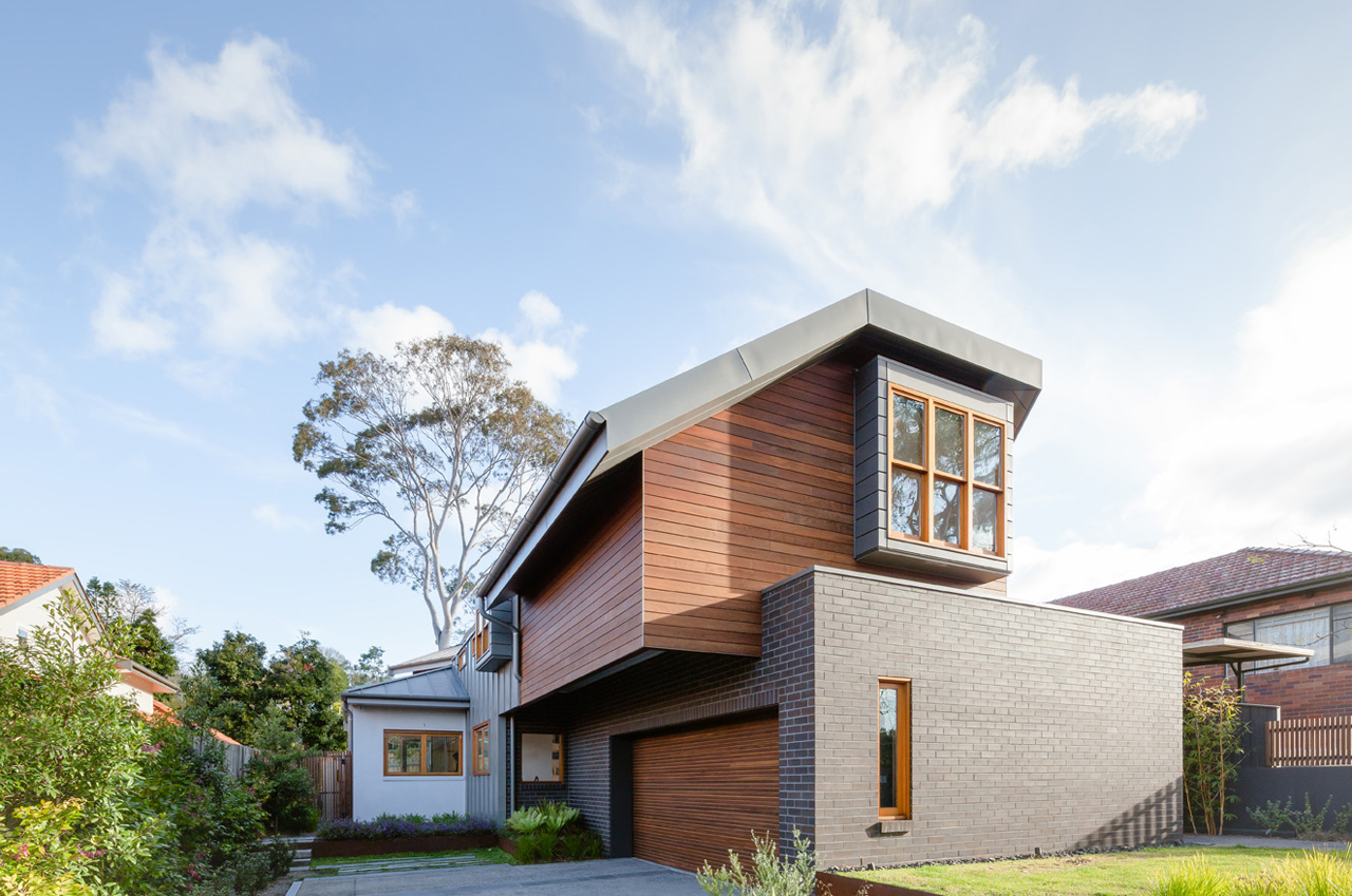 A HOUSE THAT SHIFTS VOLUMES AND GEOMETRIES