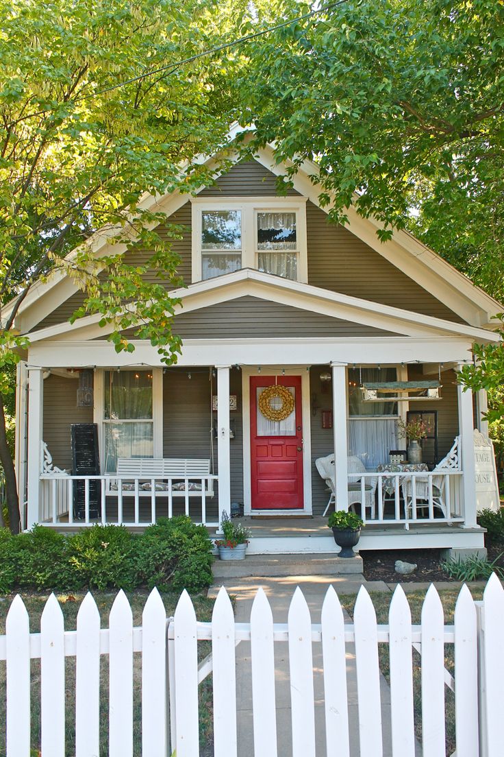 How to Paint the Exterior of Your Home (the Easy Way!)