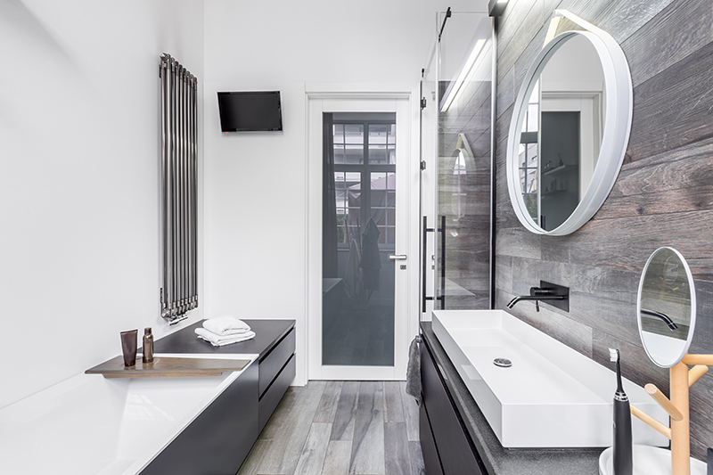 10 Ways to Make a Small Bathroom Look Bigger
