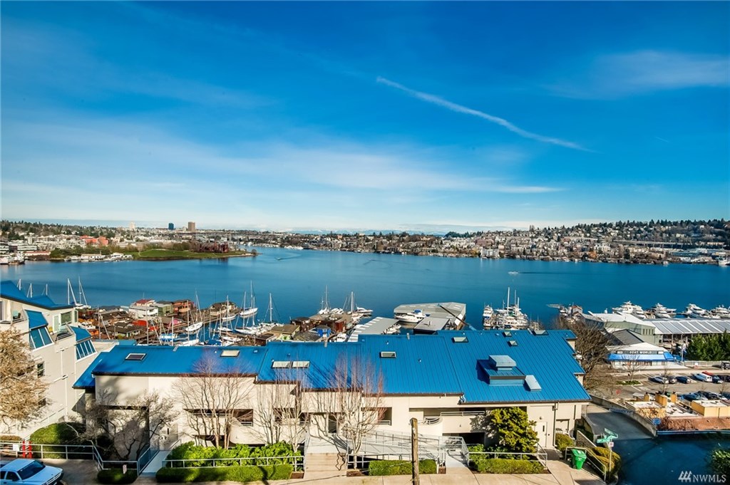 SOLD: 2401 8th Ave N Unit #301 in Queen Anne