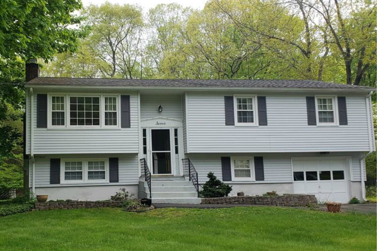 Gales Ferry home at 7 Washington Dr sold by Gales Ferry Realtor Bridget Morrissey