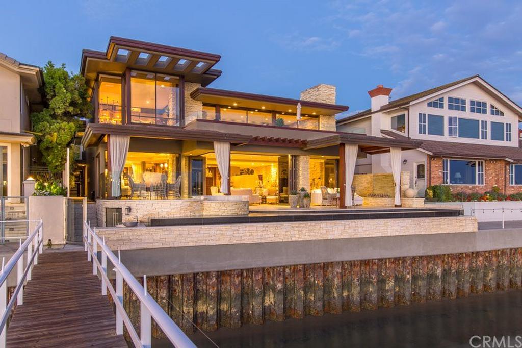 Homes for sale in Corona del Mar, CA.