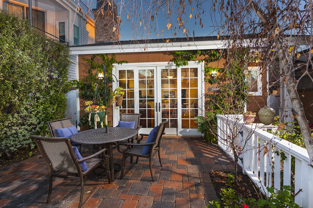 Laguna Beach Real Estate Agent Deborah Cockrell