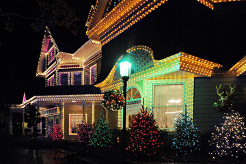 Christmas Lighting Tips to Save Time and Money
