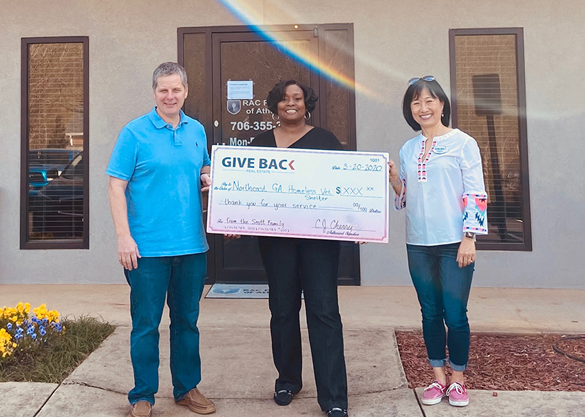 Cheri Cherry visits the Northeast Georgia Homeless Veterans Shelter