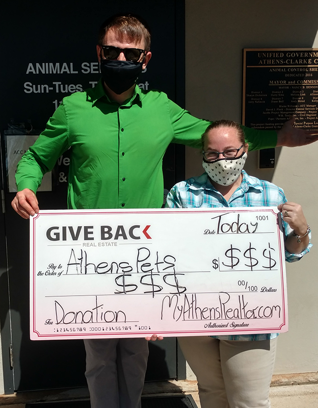 Georgui Kassaev GIVES BACK to AthensPets