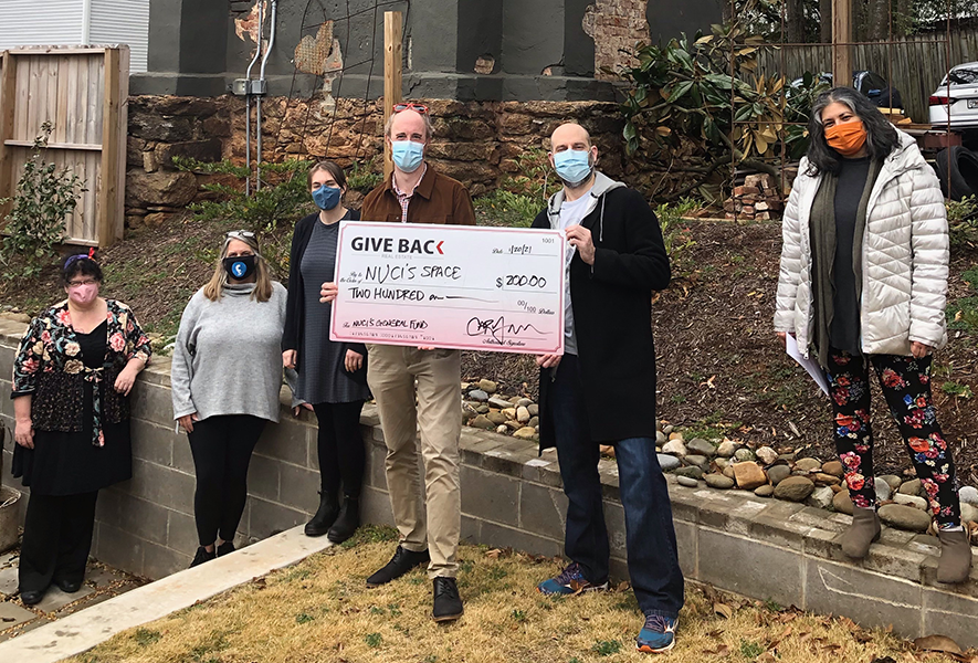 Carey McLaughlin GIVES BACK to Nuçi’s Space