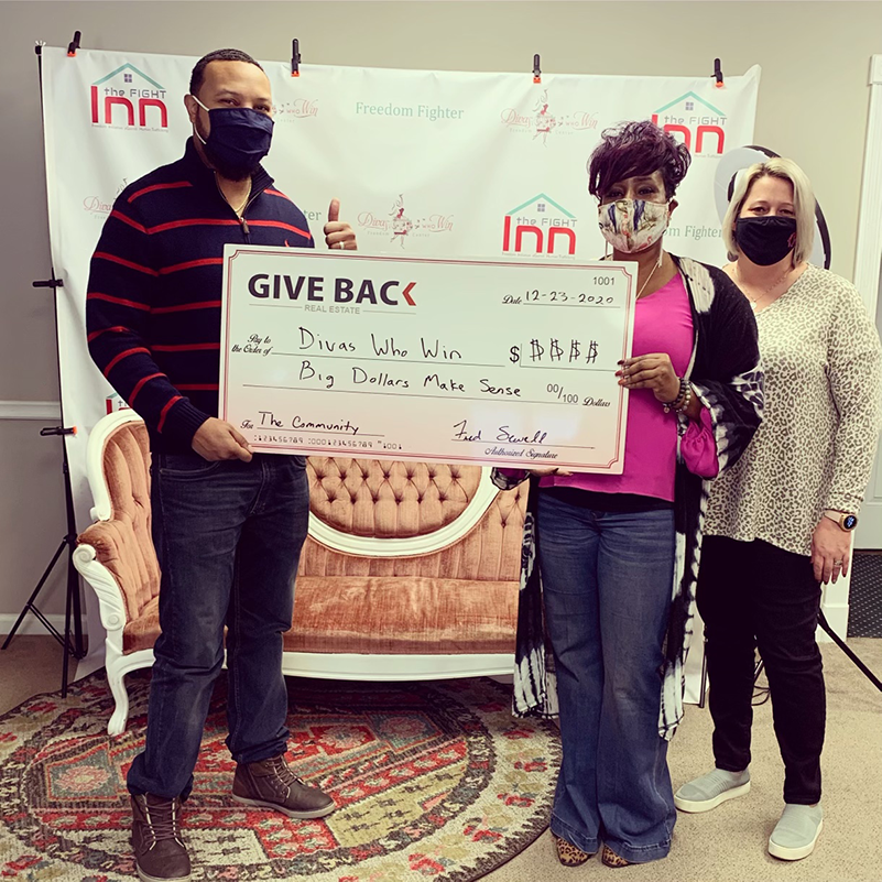 Fred Sewell GIVES BACK to DIVAS Who Win Freedom Center