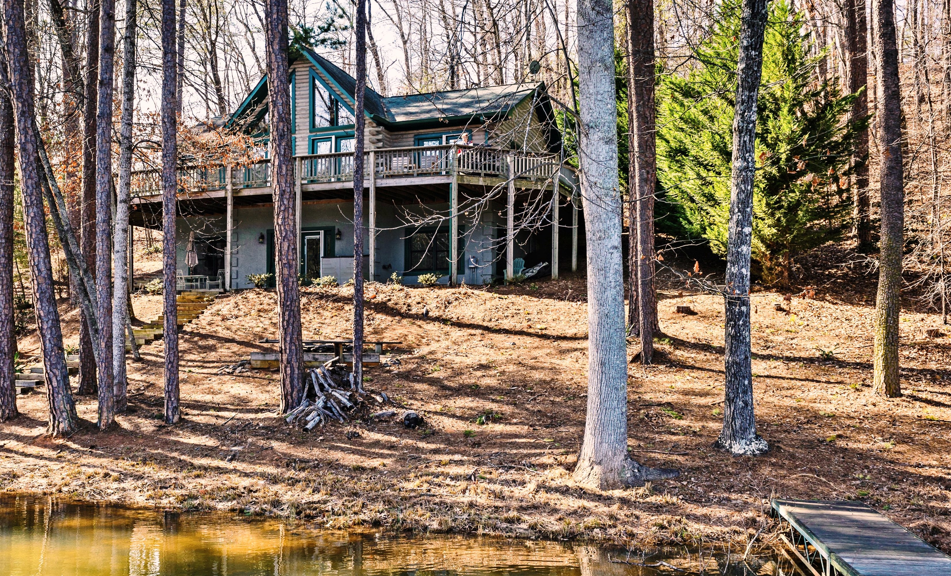 Lake Adger, Mill Spring NC: Lakefront log cabin for sale