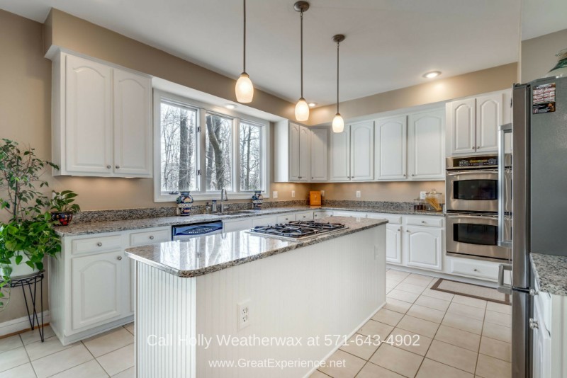 Homes for Sale in Reston VA - Delight your loved ones with your culinary expertise in the spectacular gourmet kitchen of this Reston VA home for sale. 