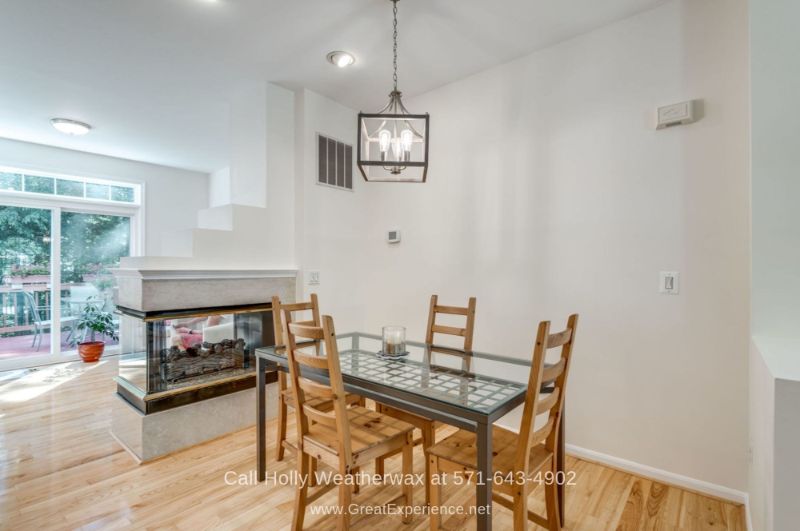 Hawthorne Reston VA Real Estate Properties for Sale - The open floor layout of this Reston VA townhome is ideal for entertaining. 