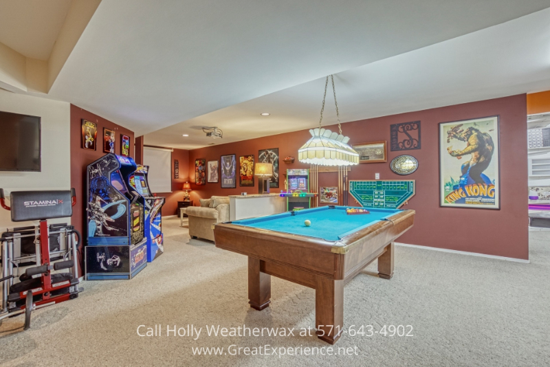 Real estate in Reston VA- This Reston VA lakefront home offers you the chance to entertain, relax, and live the lifestyle you long for. 